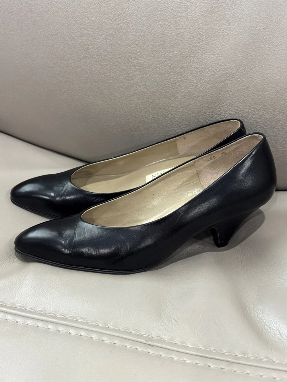 Nina Ricci Paris Black Leather Pointed-Toe Kitten Heels - Women
